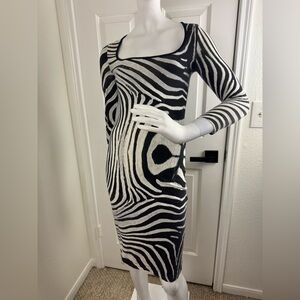 Just Cavalli Vintage Black and White Bodycon Long Sleeve Dress Size 40. #208